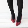 Sybil エナメル赤 モデル着用イメージ　黒タイツ画像