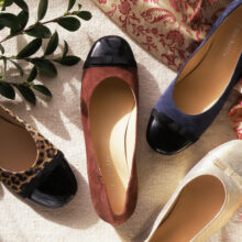 エナメル＋リボンの幅狭バレエシューズNicole（ニコル）幅狭靴の